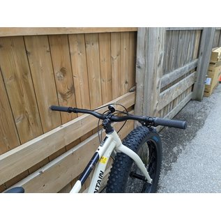 ROCKY MOUNTAIN BLIZZARD A10 27.5"BEIGE/BLACK
