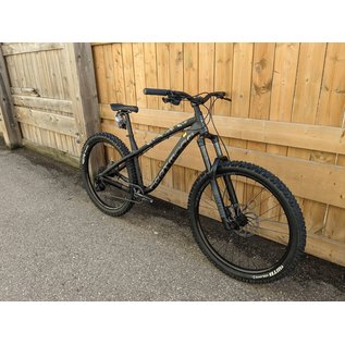 DARTMOOR HORNET 27.5" BLACK / GREY