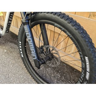 2023 Dartmoor Hornet Pro, 27.5" wheels, glossy Dark Chrome, Large