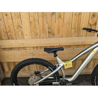 2023 Dartmoor Hornet Pro, 27.5" wheels, glossy Dark Chrome, Large
