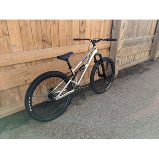 Dartmoor Shine Pro 26" Glossy Metallic Silver