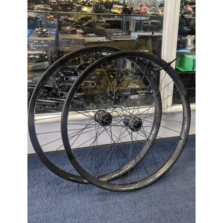 CUSTOM RACE FACE ARC OFFSET 36 32H DARTMOOR HUBS OILSICK BOOST 12/148R 15/110F WHEEL SET