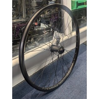 DARTMOOR  RAIDER PRO 26" 32H  FRONT WHEEL BLACK/BLACK TA 100X15 110X20MM NON DISC