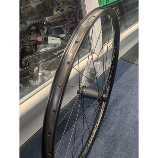 DARTMOOR  RAIDER PRO 26" 32H  FRONT WHEEL BLACK/BLACK TA 100X15 110X20MM NON DISC