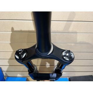 Bomber Z2 27.5in Marzocchi 140 RAIL  Sweep-Adj Matte Blk Std/Matte Blk Logo Kabolt 110 BLK 1.5 T 44mm Rake YE AM