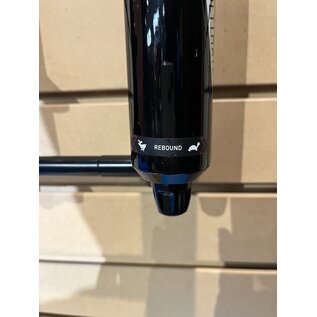 ROCK SHOX LYRIK ULTIMATE RC2 DEBONAIR  2915B T42 DB180 BK