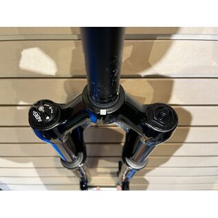 Manitou Circus Expert Suspension Fork - 26", 100 mm, 20 x 110 mm, 41 mm Offset, Gloss Black, Straight Steerer