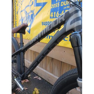 CUSTOM DARTMOOR 26PLAYER PIKE DJ  BLACK / SILVER