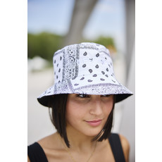 Hip and Bone ÎLE SONIQ 2022 Reversible White Bucket Hat Paisley