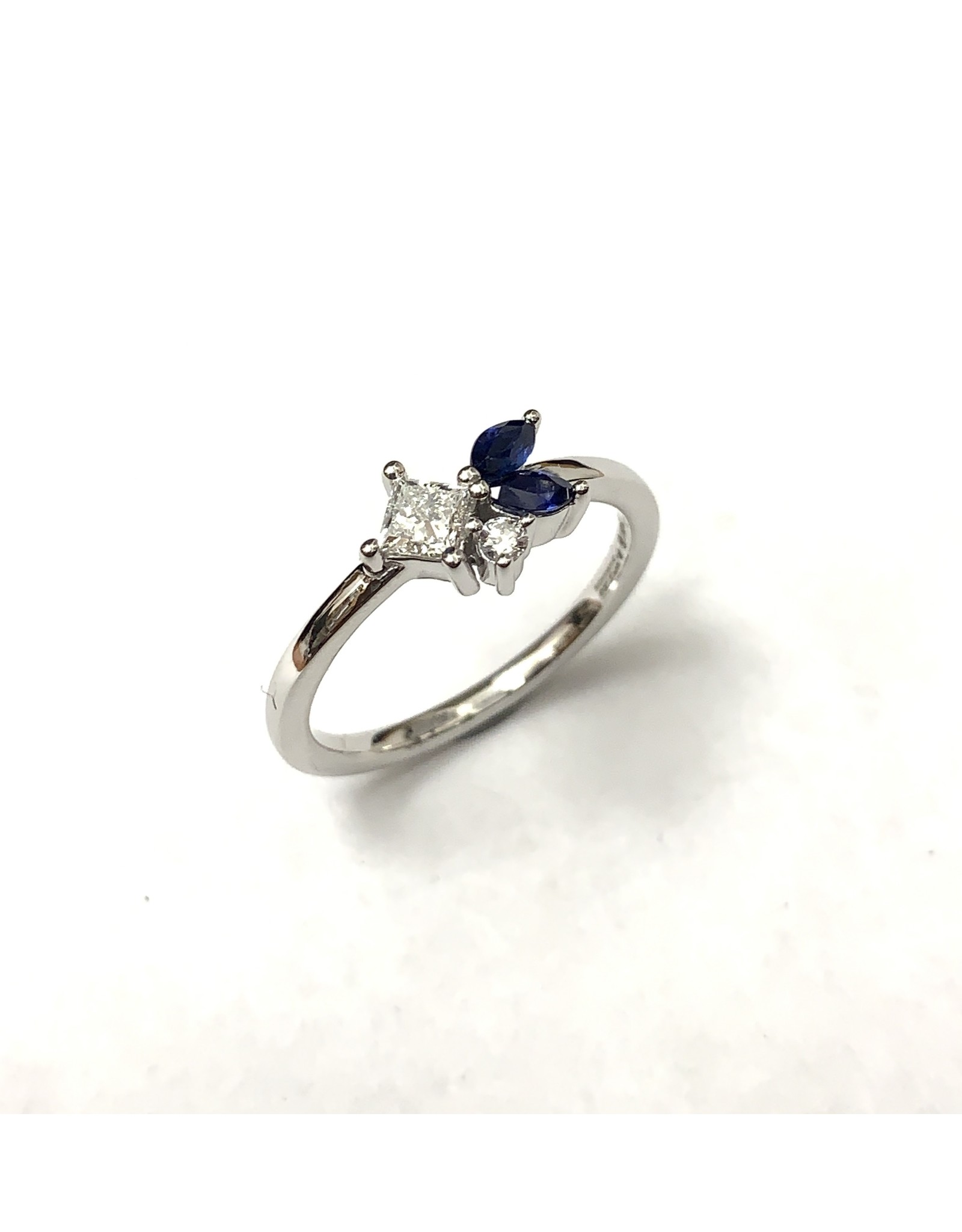 Wild Cluster Sapphire & Diamond Ring 14KW