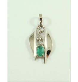 0.52ct Colombian Emerald & Diamond Pendant