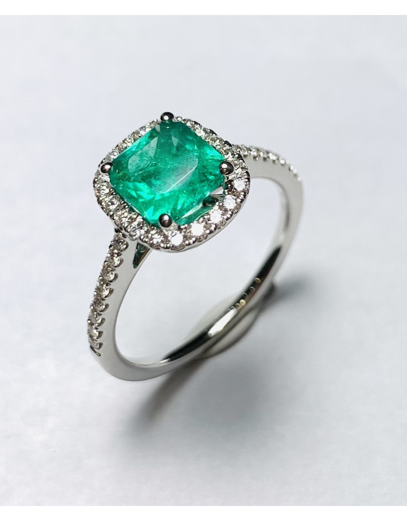 1.06ct Emerald & Diamond Ring 18KW