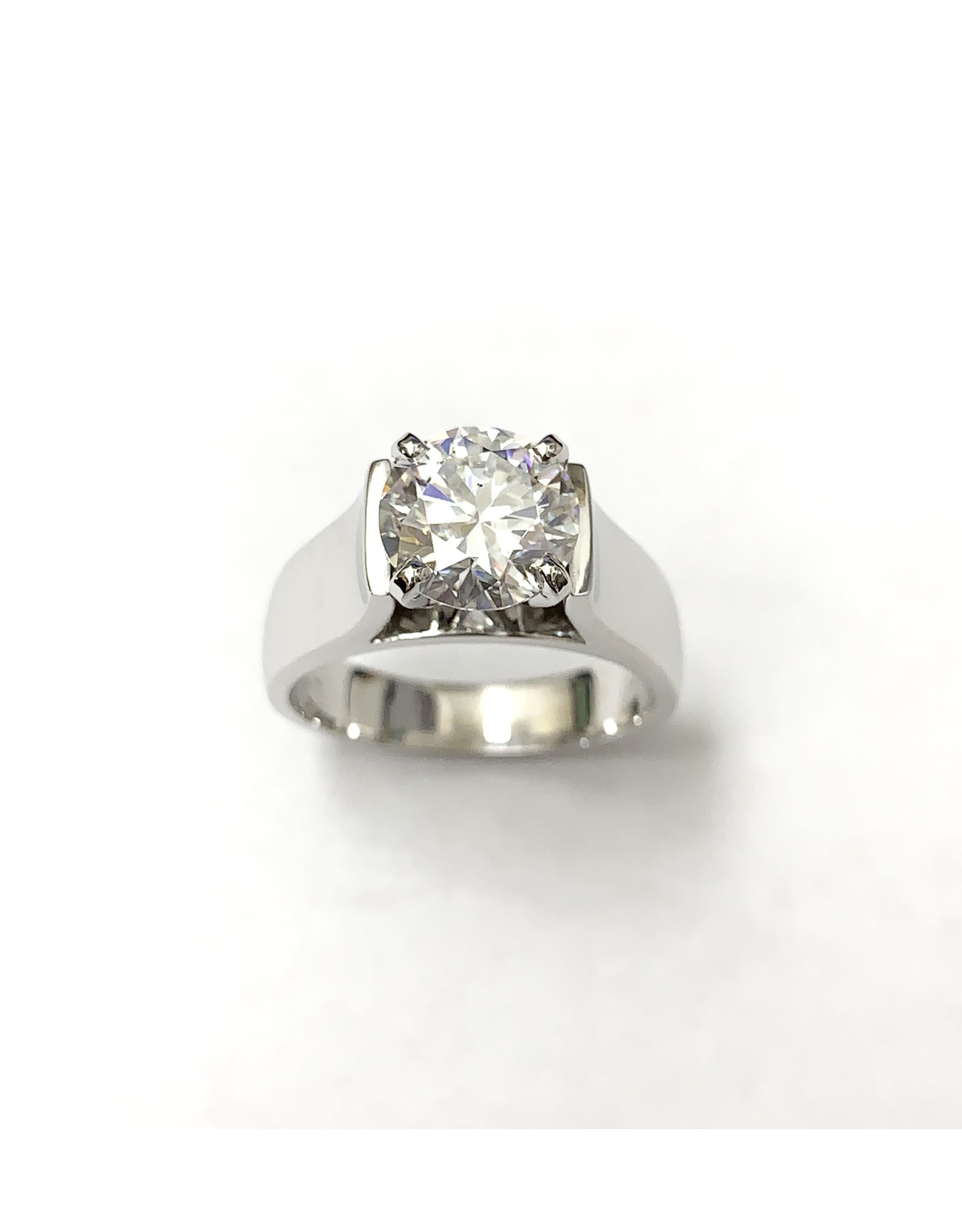 8.5mm Round Moissanite Ring 14KW