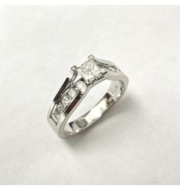 0.74ctw Diamond Engagement Ring