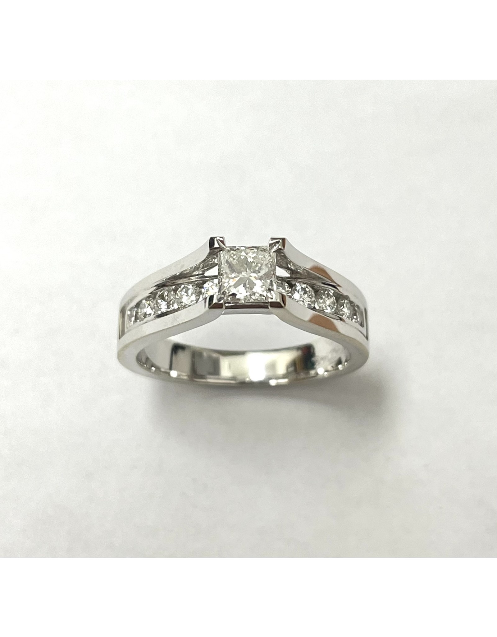 0.74ctw Diamond Engagement Ring 14KW