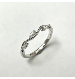 Leaf Style Diamond Ring