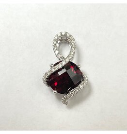 3.80ct Garnet & Diamond Pendant