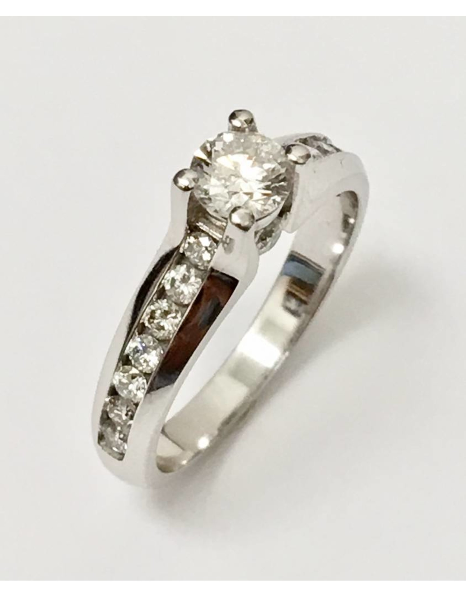 0.39ct Main Diamond Ring (0.84ctw) 14KW