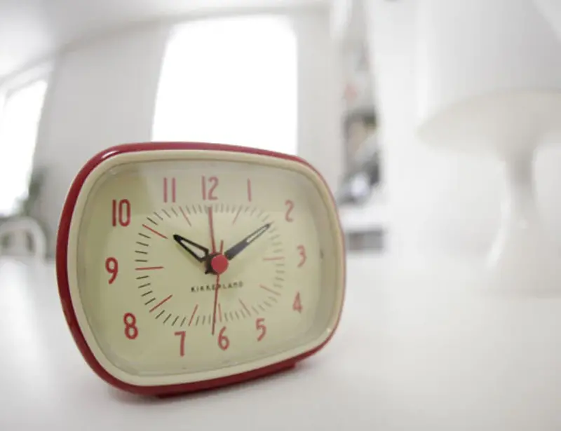 Kikkerland Retro Alarm Clock Red