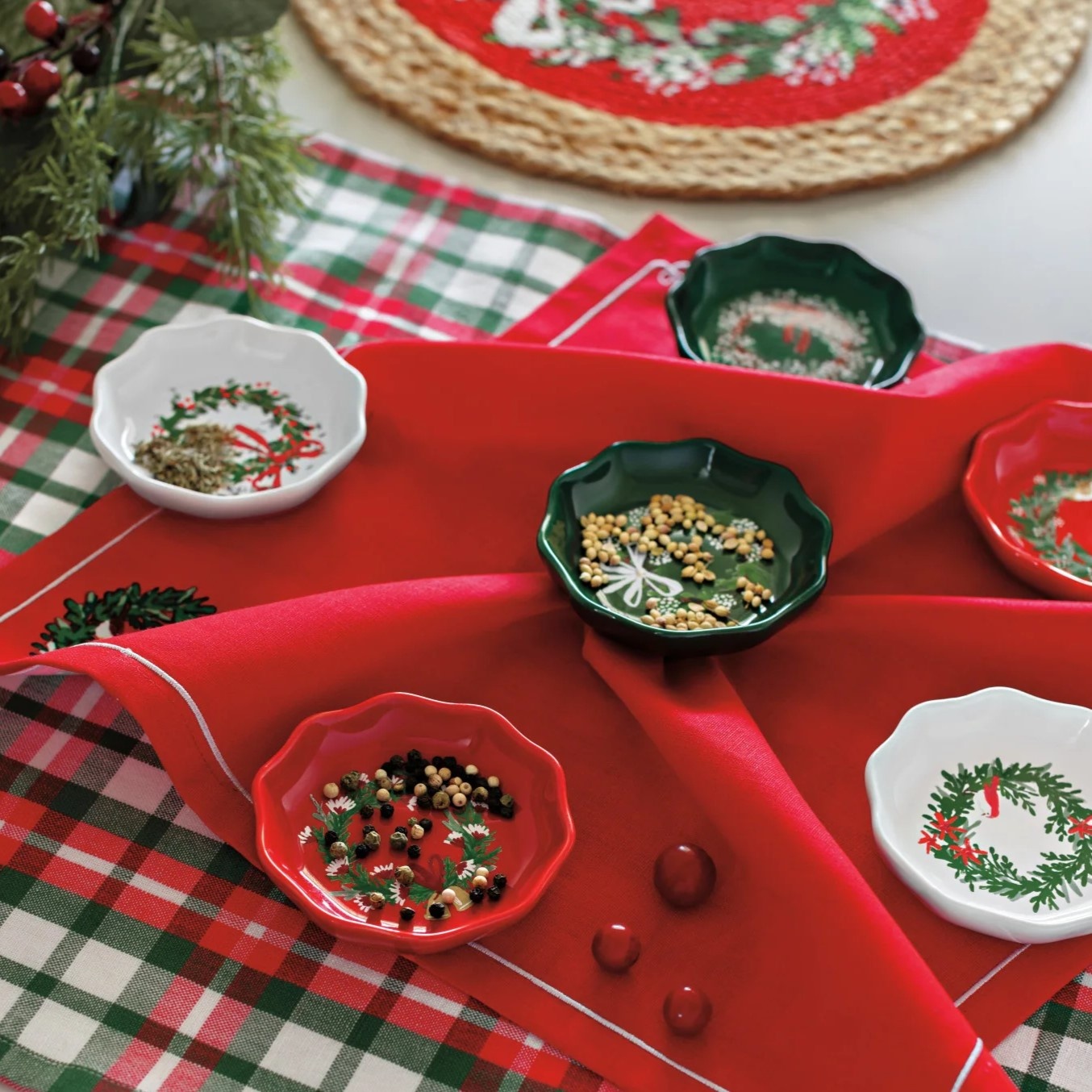 Danica Wreath Shaped Pinch Bowl - Individual