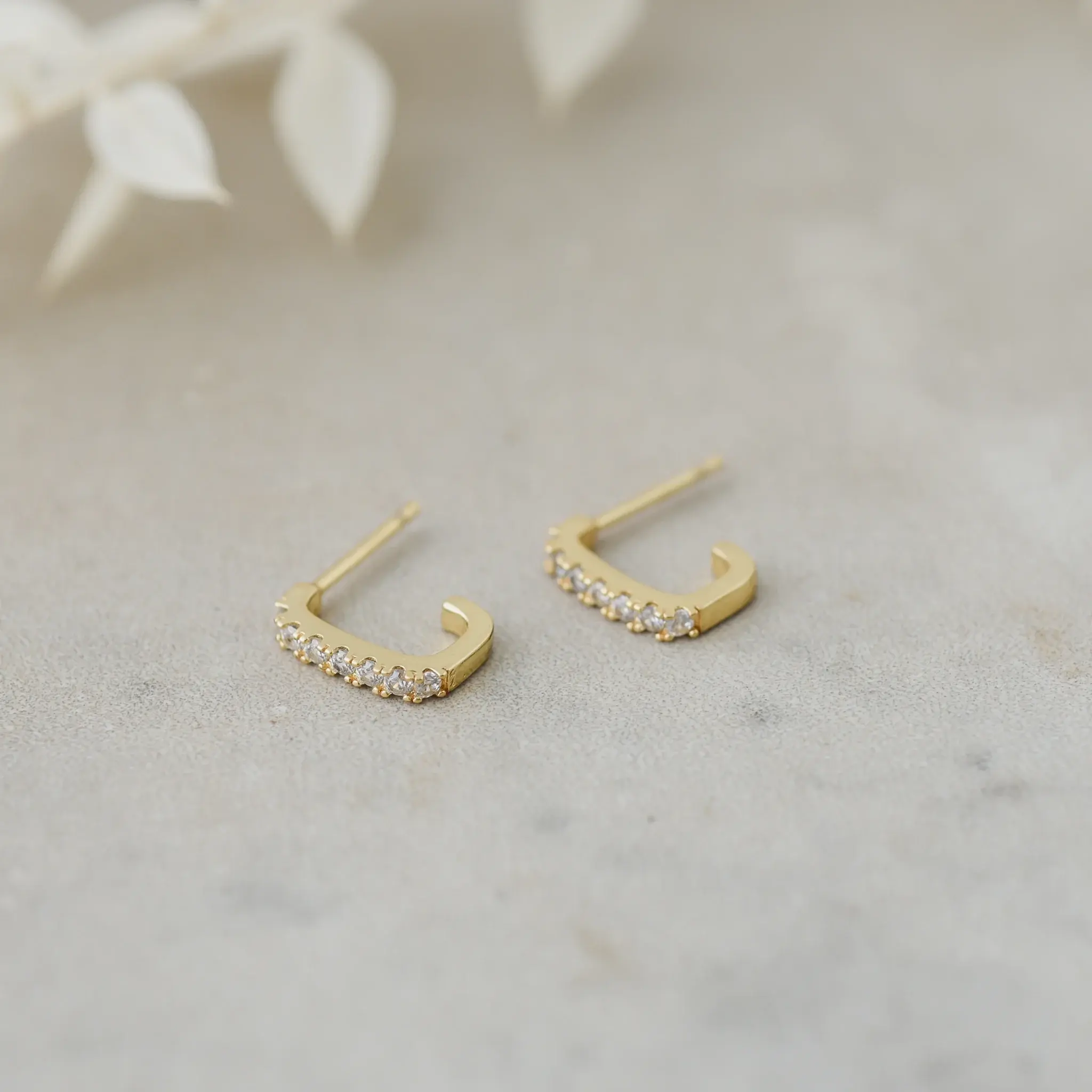 Glee Smitten Studs Gold