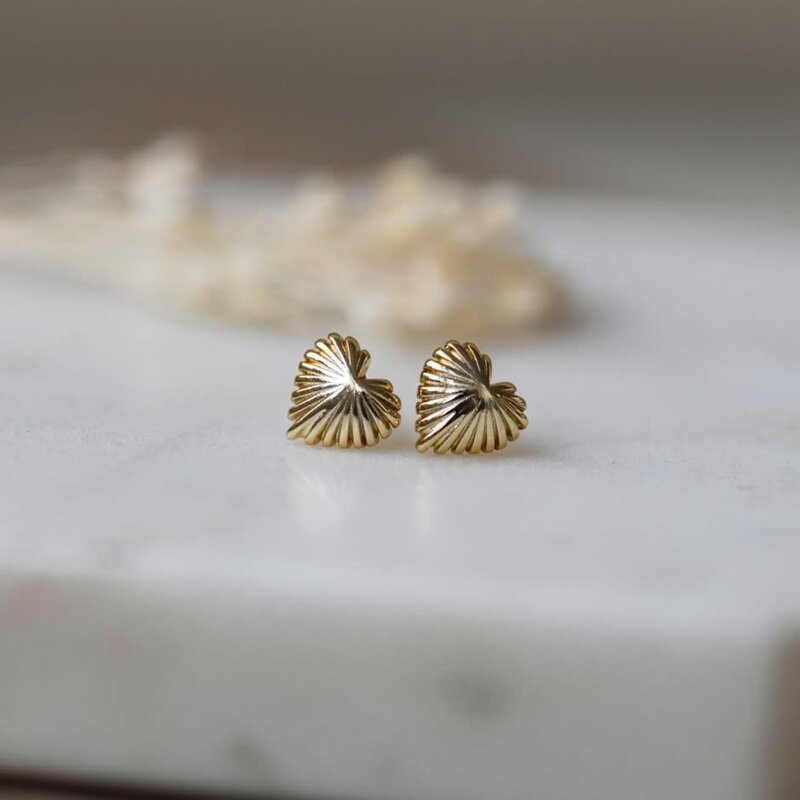 Glee Seashell Heart Studs Gold