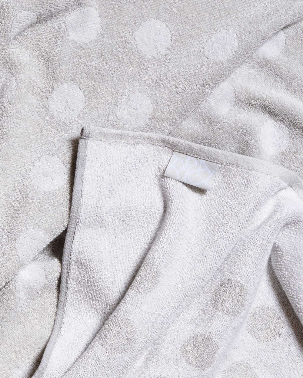 Typical Polka Dot Ceramic + White Bath Stretch Towel