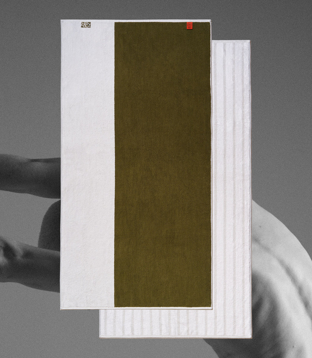 Typical Two-Tone B Side Ceramic + Moss Stretch Bath Towel