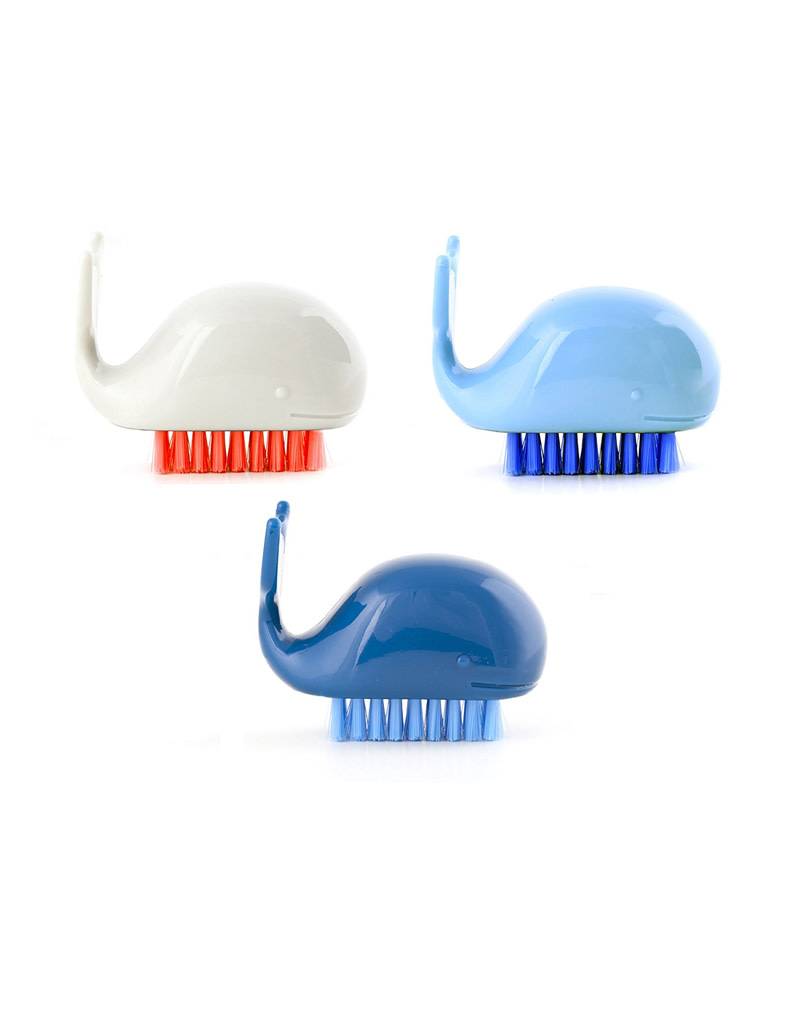 Kikkerland Whale Nail Brush
