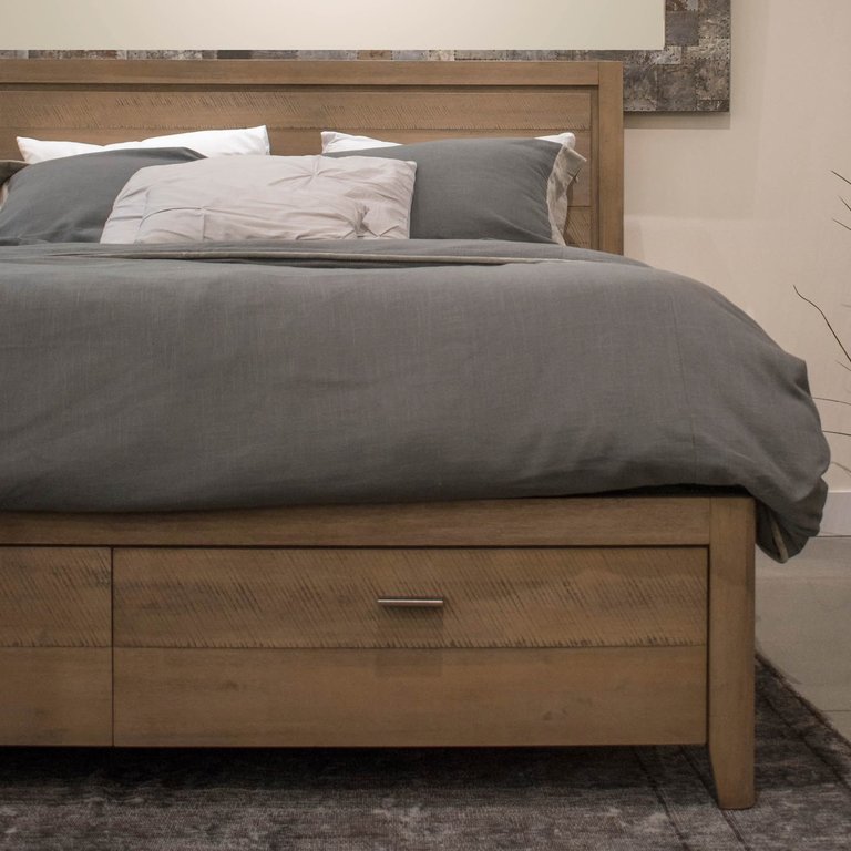 LH Imports East Queen Bed