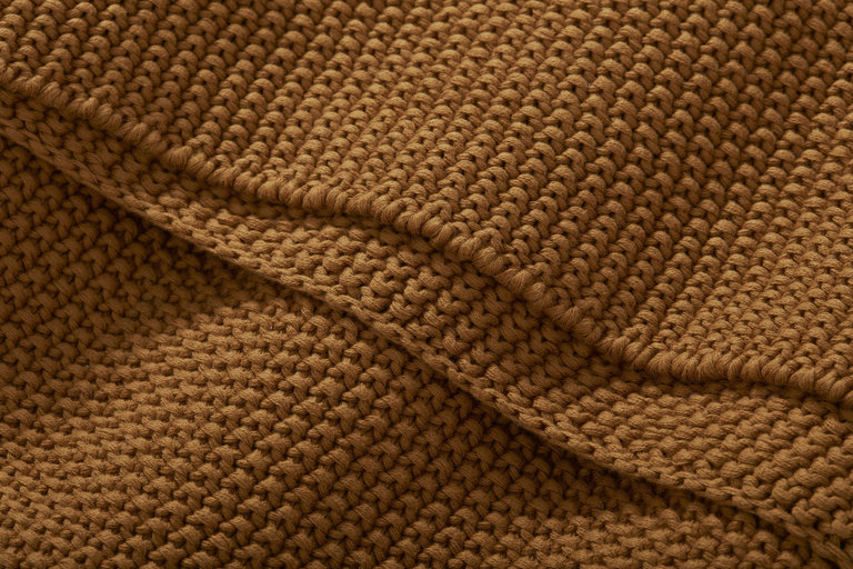 Loloi Rugs Nina throw