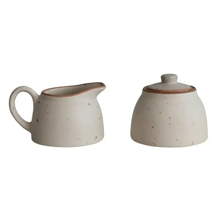 Stoneware milk jug and sugar bowl set