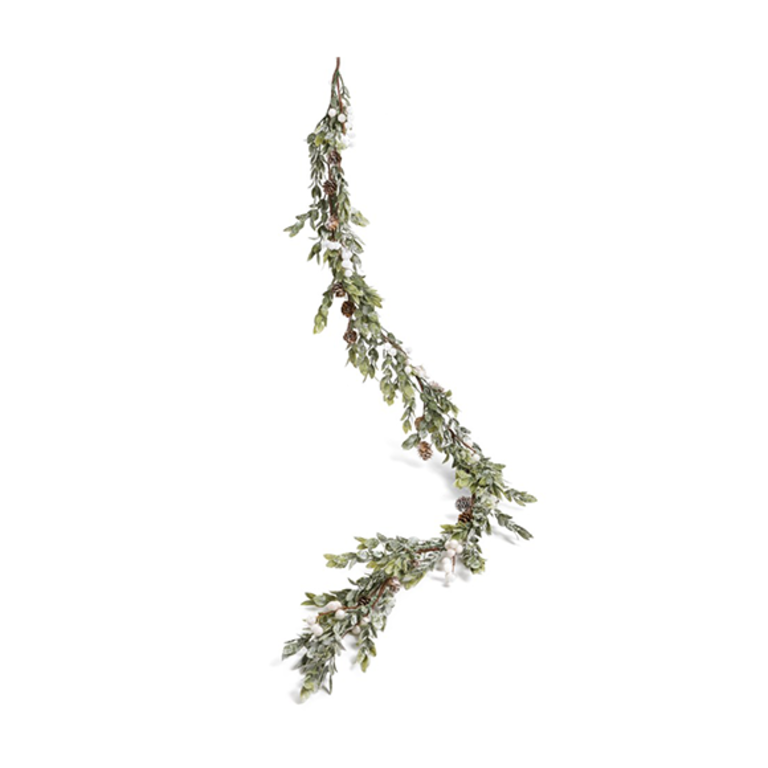 Garland with white berries