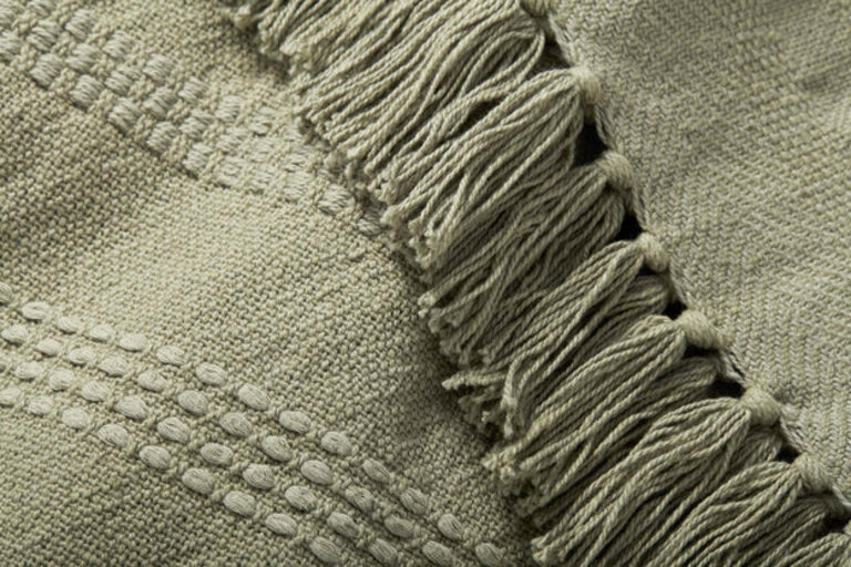 Loloi Rugs Hugh Throw - Moss