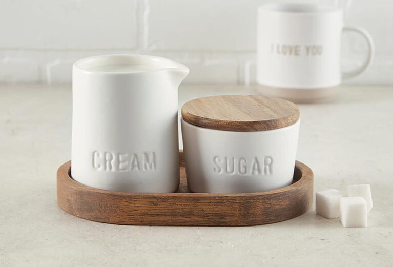 Santa Barbara Design Studio Sugar and Creamer Set with Tray