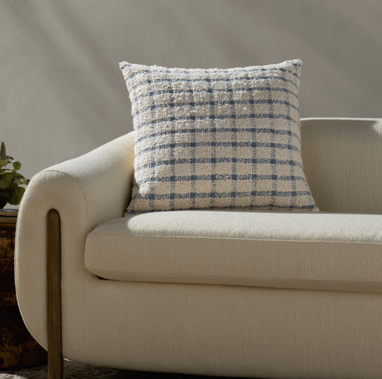 Magnolia Home by Joanna Gaines X Loloi Coussin Magnolia Home - Ivoire/Bleu