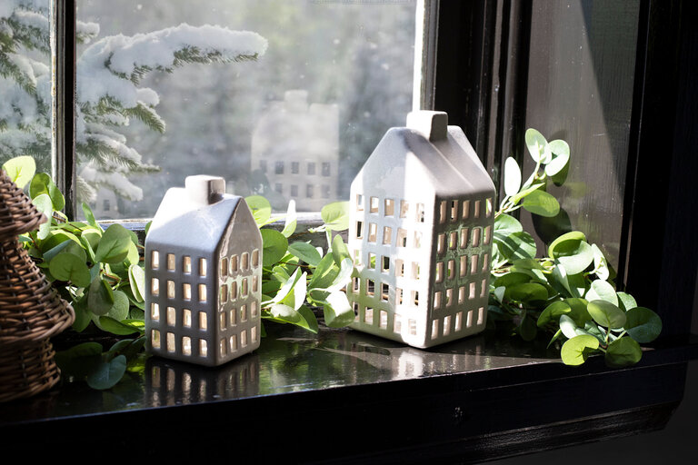 Ceramic candle holder house