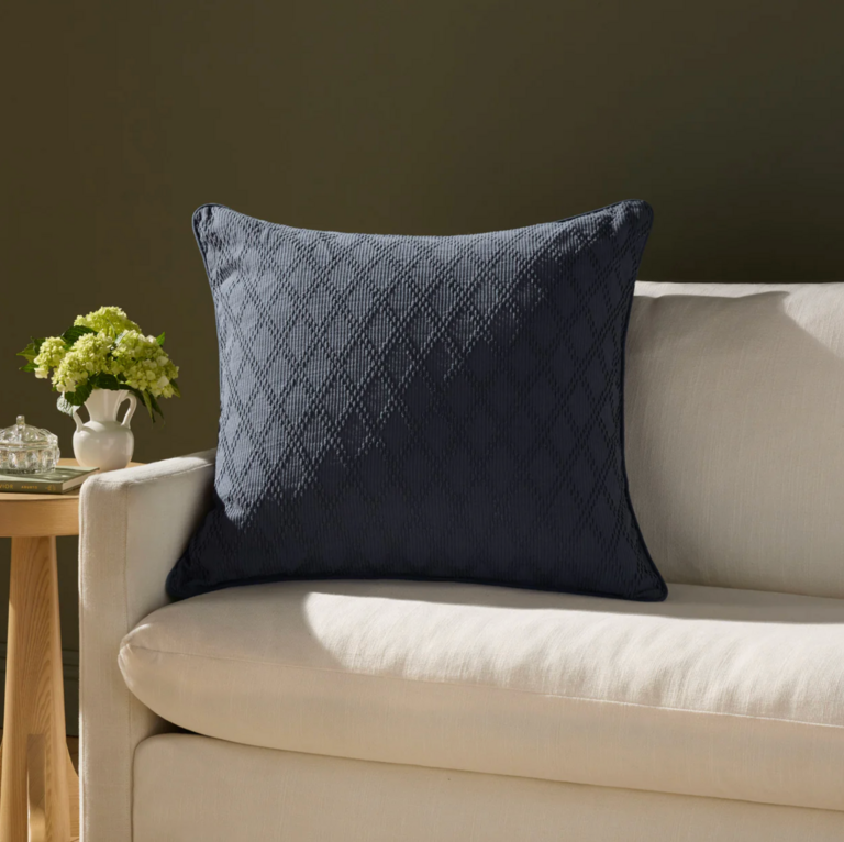 Amber Lewis X Loloi Coussin Amber Lewis Cary - Bleu