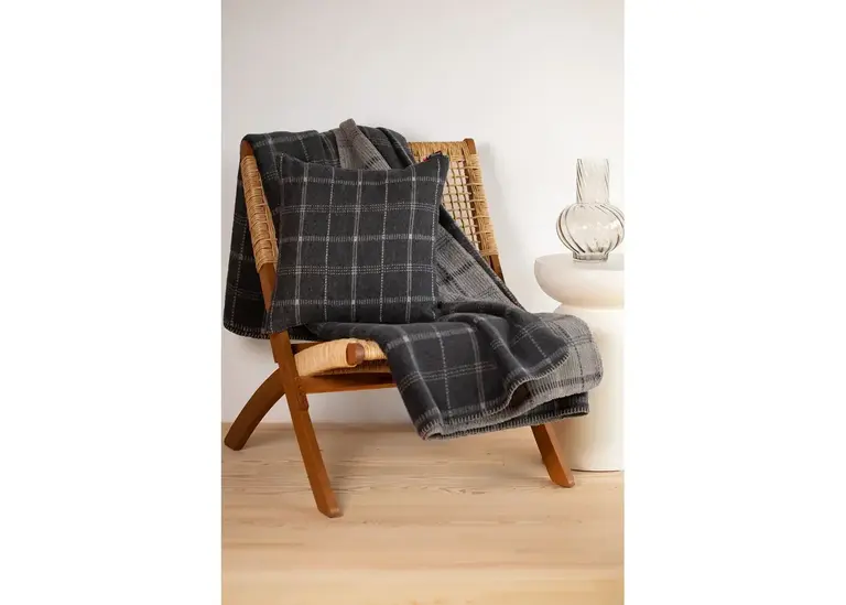 Checkered Savona throw - Charcoal