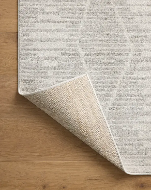 Kamala Collection & Loloi Kamala Rug - Ivory/Silver