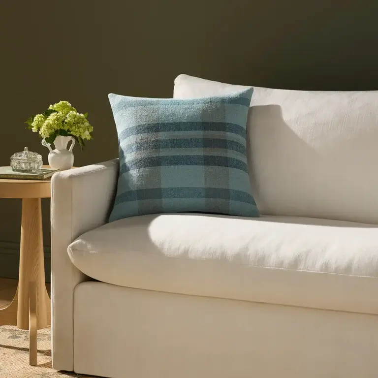 Chris Loves Julia × Loloi rugs Coussin Andi - Bleu / Multicolore