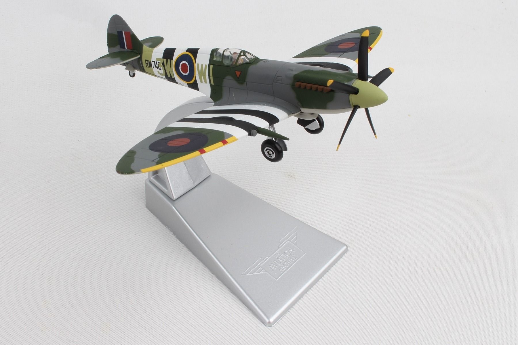 corgi spitfire 1 72