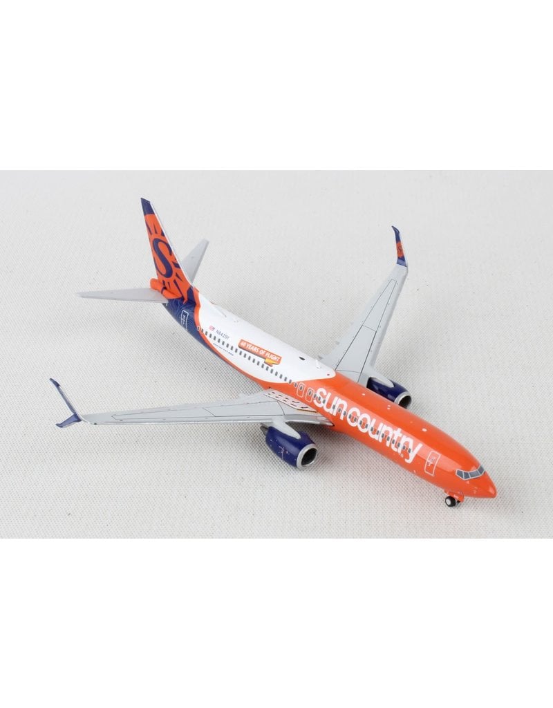 Gemini Jets 1/400 GEMINI SUN COUNTRY 737-800S 1/400 REG#N842SY 40 YRS OF FLT