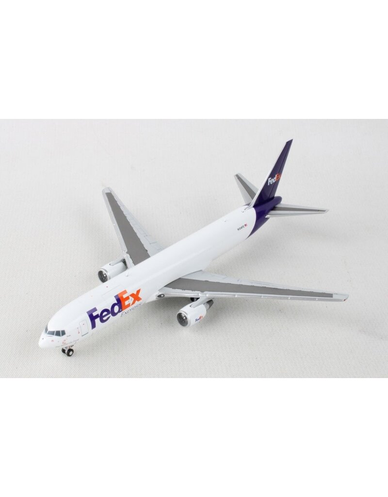 Gemini Jets 1/400 GEMINI FEDEX 767-300ERFW 1/400 REG#N104FE