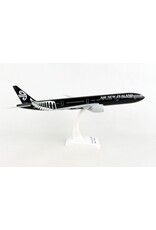 HOGAN AIR NEW ZEALAND 777-300ER 1/200 W/GEAR
