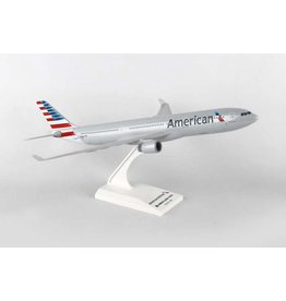 Daron Skymarks American 787-8 1/200 with Wood Stand Model Aircraft Daron Skymarks American 787-8 1/200 with Wood Stand Model Aircraft