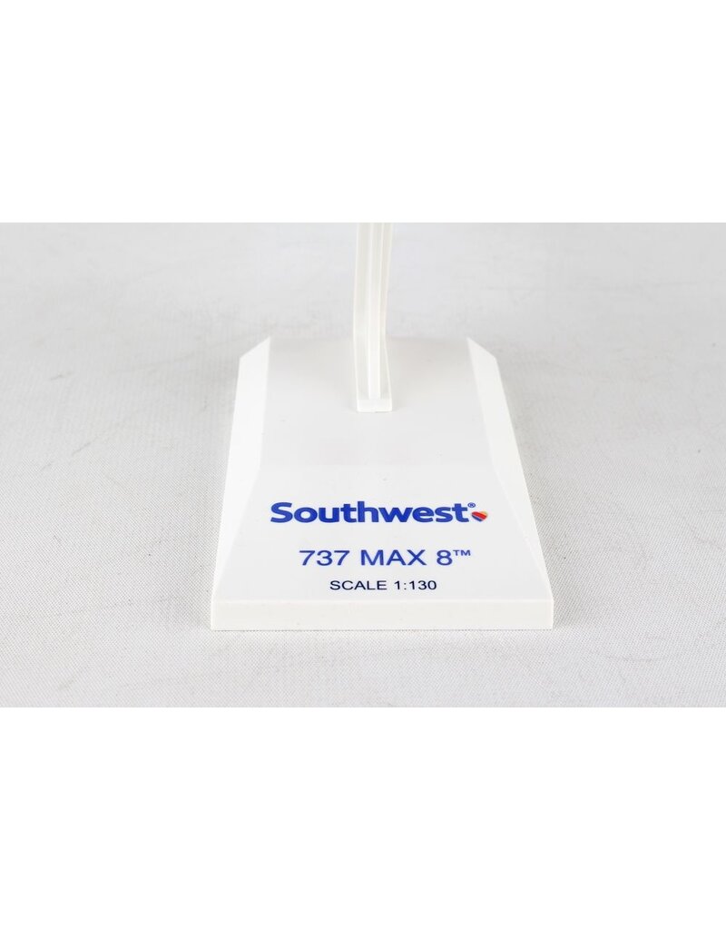 SKYMARKS SOUTHWEST 737-MAX8 1/130 W/WIFI DOME
