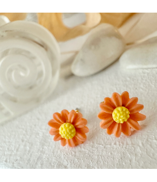 Pika & Bear Pika & Bear "Bellis" Porcelain Daisy Stud Earrings