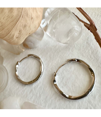 Pika & Bear Pika & Bear "Michio" 20mm Textured Hoop Earrings - Silver
