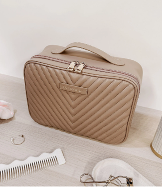Louenhide Louenhide Maggie Hanging Toiletry Case